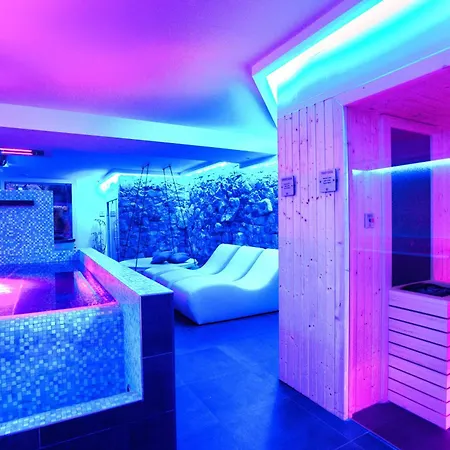 Casa Con 2 Da Letto,piscina Jacuzzi Ac Wifi E Bici Elettriche Дом отдыха *