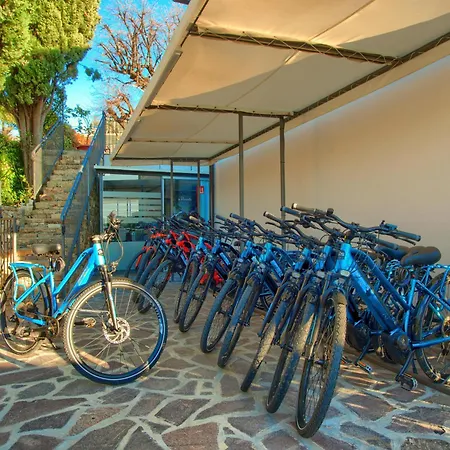 Casa Con 2 Da Letto,piscina Jacuzzi Ac Wifi E Bici Elettriche * Bordighera