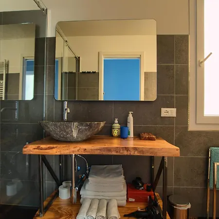 Casa Con 2 Da Letto,piscina Jacuzzi Ac Wifi E Bici Elettriche Bordighera