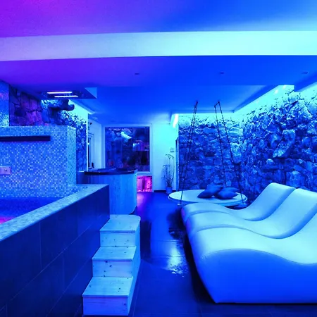 Casa Con 2 Da Letto,piscina Jacuzzi Ac Wifi E Bici Elettriche