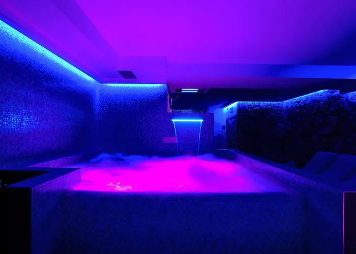 Casa Con 2 Da Letto,piscina Jacuzzi Ac Wifi E Bici Elettriche